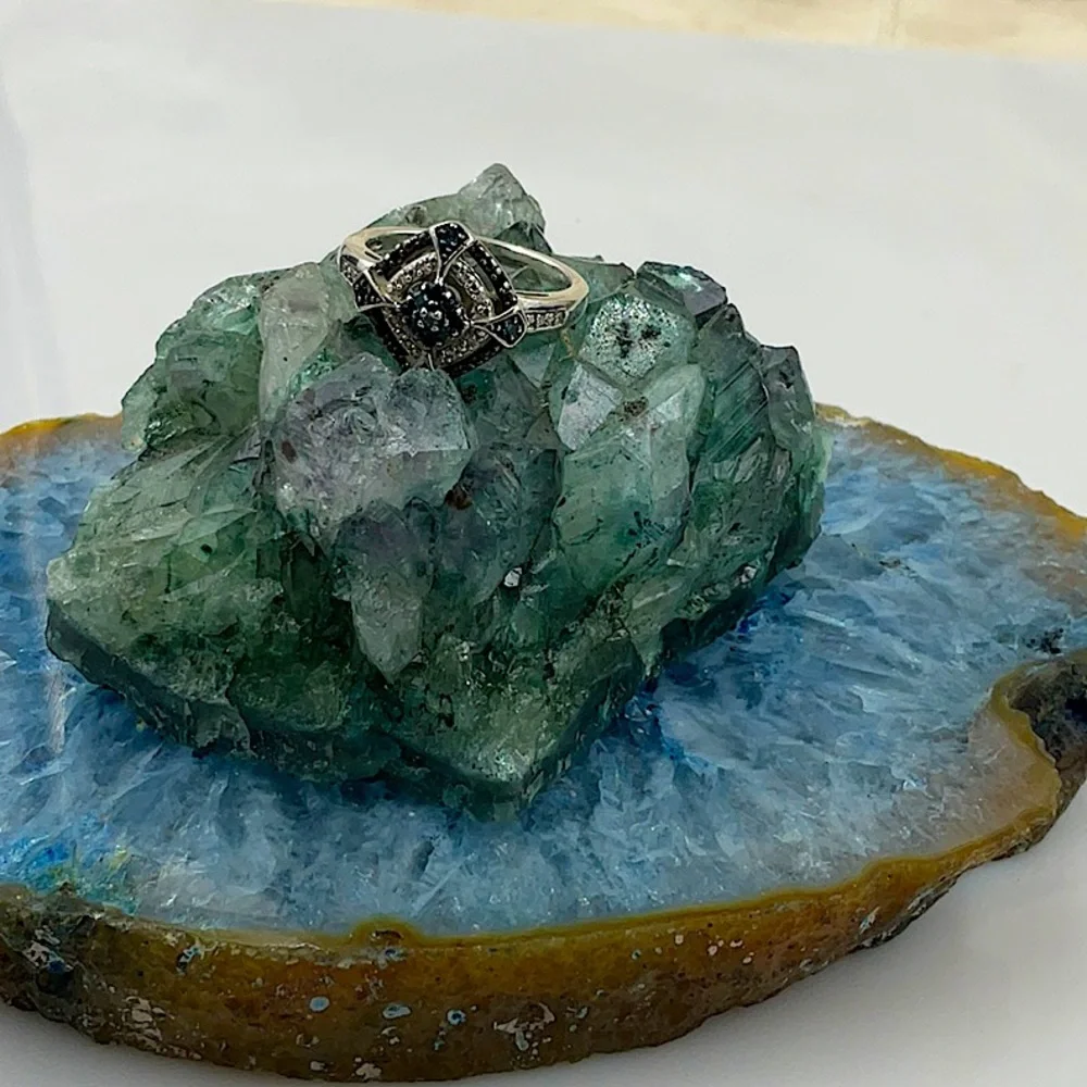 Vtg. Sterling Silver Ring With Blue & White Sapphires. Ring Size 8 - Picture 5 of 9